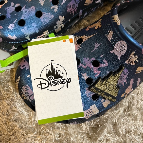 NWT Walt Disney World 50th Anniversary Grand Finale Clogs for Adults by Crocs - Picture 6 of 12
